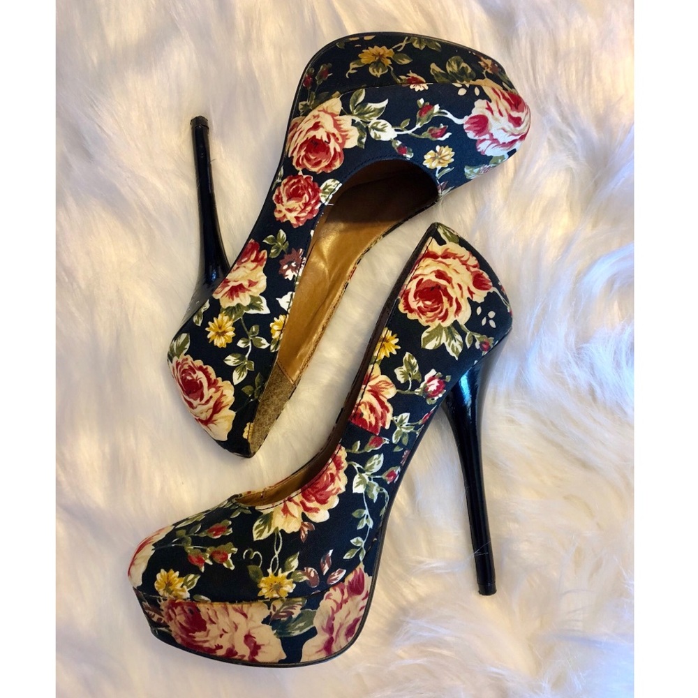 🌺 Heart in D High Heels 🌺